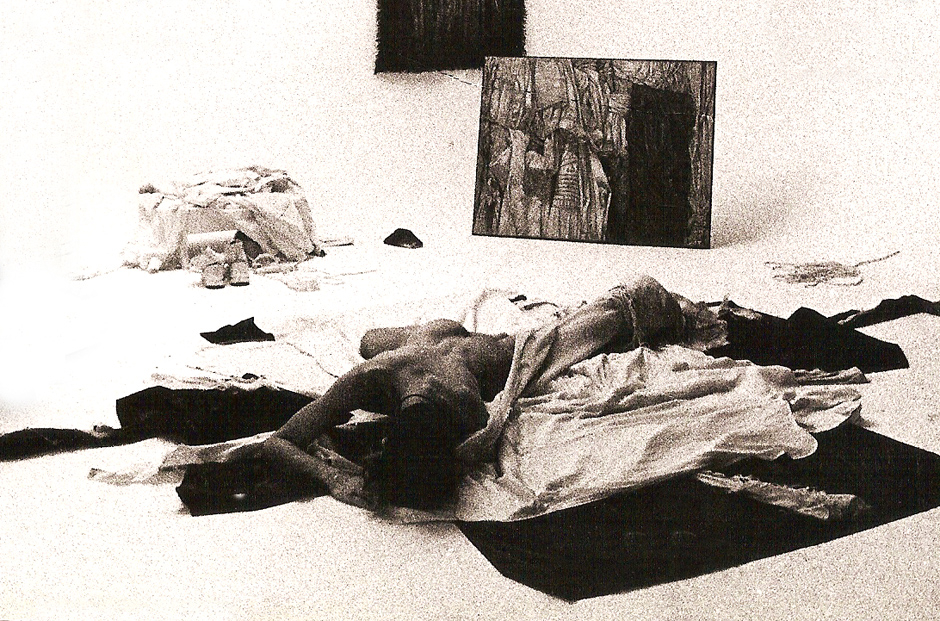 1983---Covered-Uncovered-performance-Dusseldorf---4